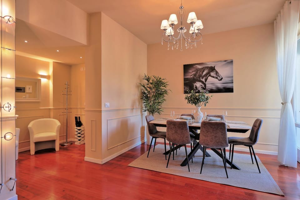Living room, Dining area