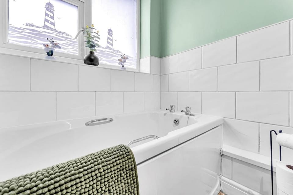 Bathroom, Bath