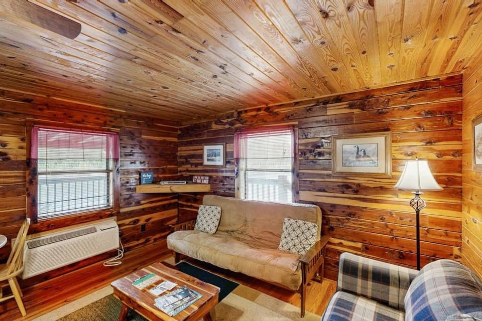Cozy Lodge - Unit 3 Apartment in Lake Ouachita