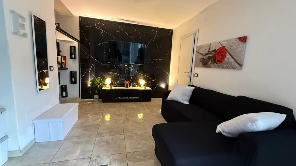 Villetta Santorini House in Quartu Sant'Elena