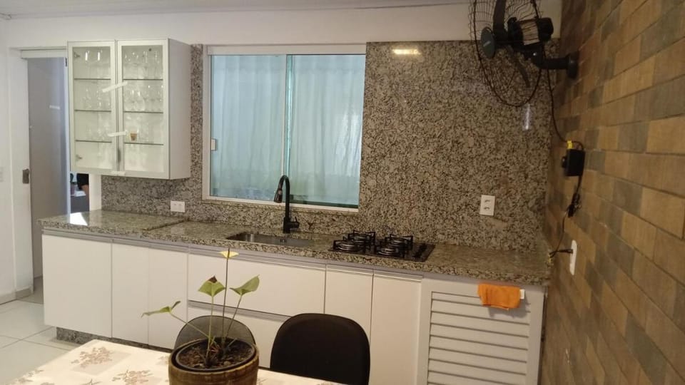 De frente para o por do Sol House in Florianopolis