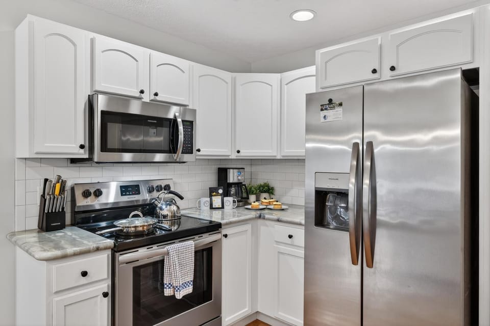 Parkside Downtown Retreat - Walkable House in Traverse City