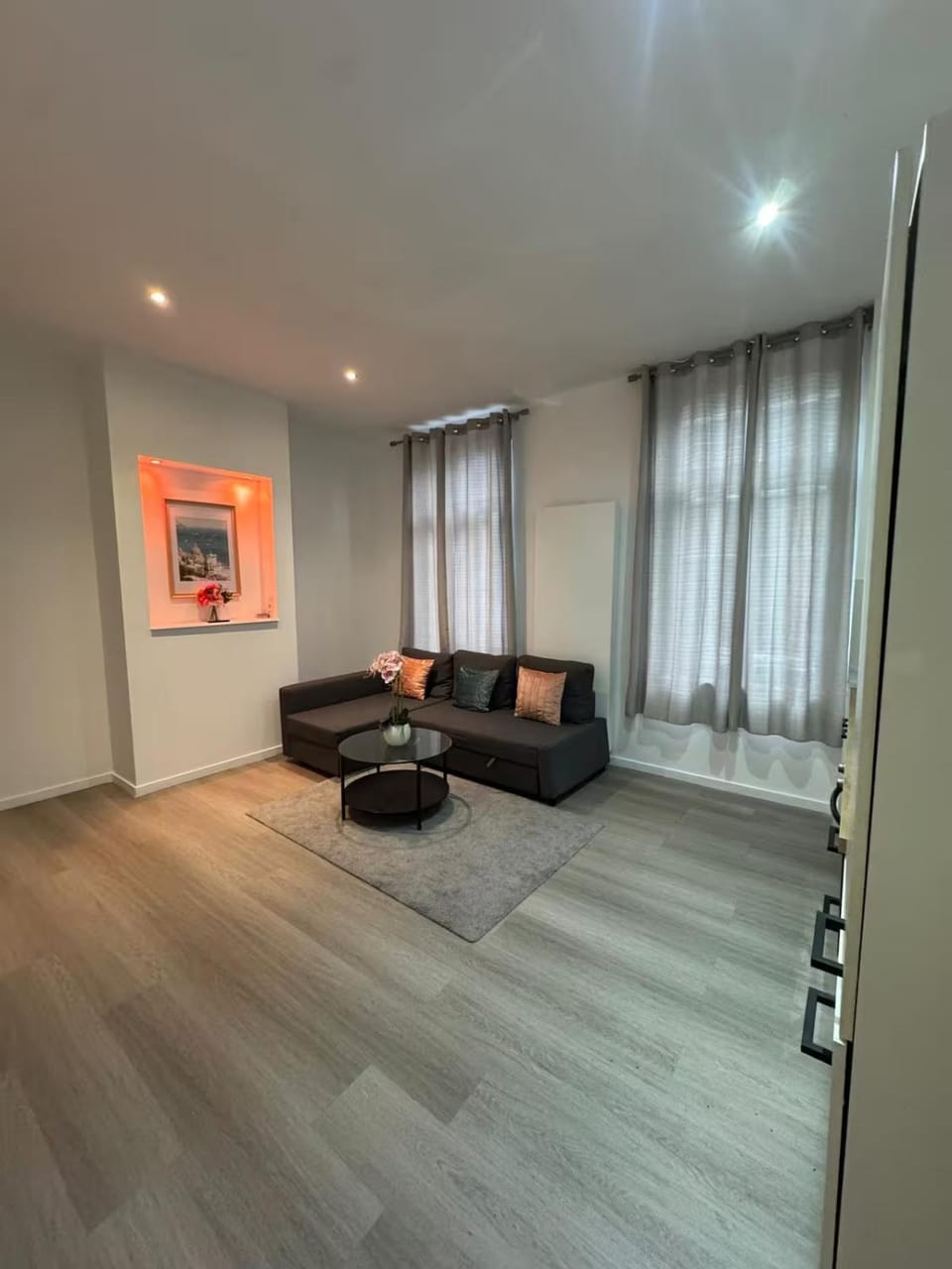 Stylish 1BR Apartment with Sofa Bed in the Heart of Liège Apartment in Liège