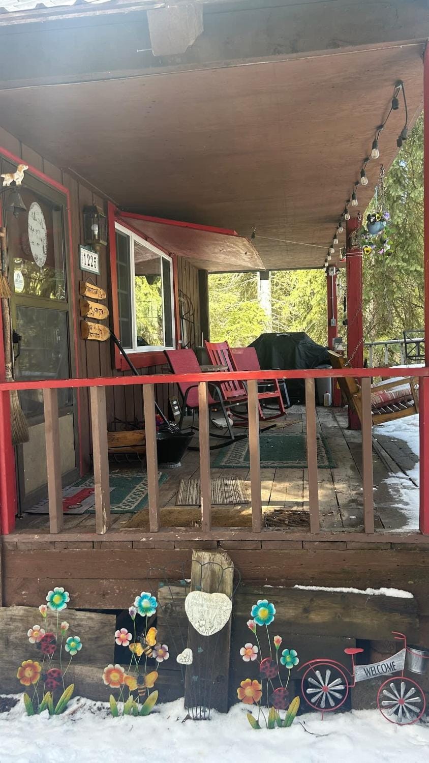 Creekside Cabin Pet Friendly Peaceful Cabin Cabin in Valley County
