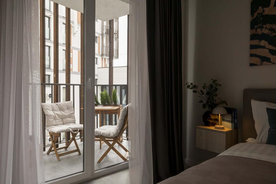 Toro Center Chisinau - Premium 1,5BR Apartment with Balcony Gym Mall Access & 2,2 Gbps WiFi - GrandStay md Apartment in Chișinău