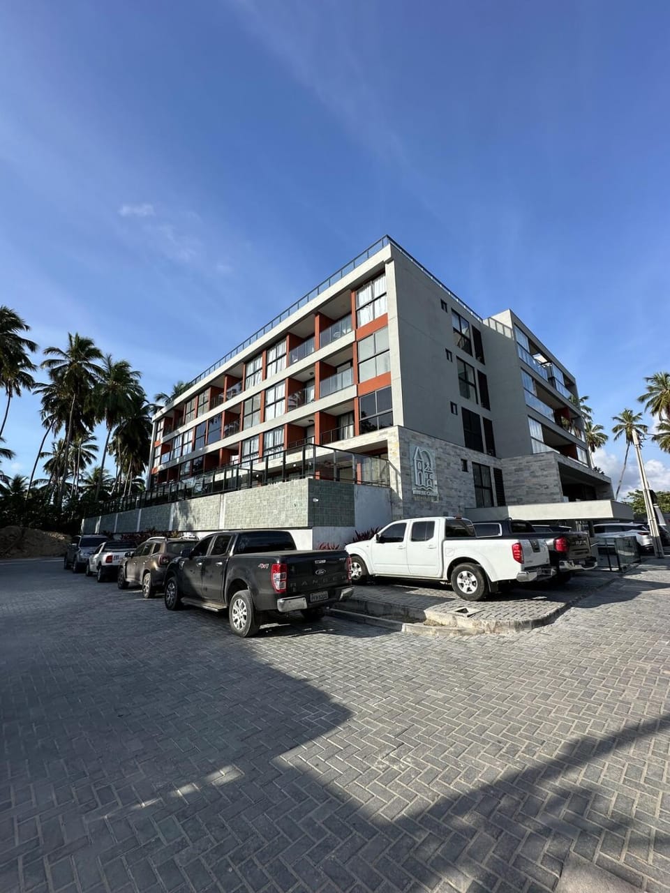Property building, Facade/entrance, Location, Parking