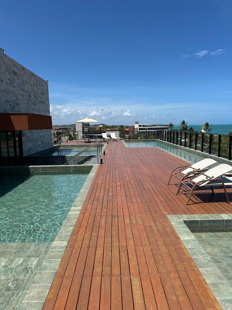 View (from property/room), Balcony/Terrace, Pool view, Sea view, Swimming pool, sunbed