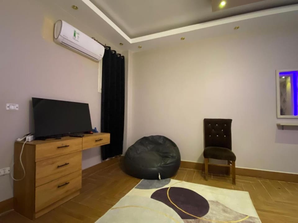 TV and multimedia, air conditioner