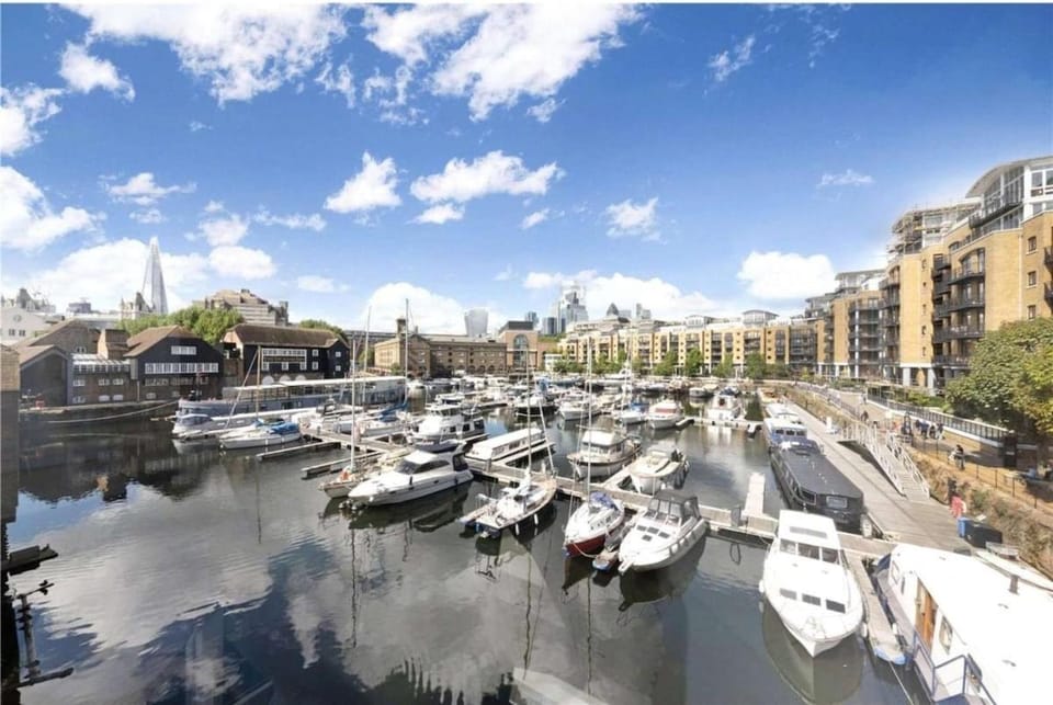Stylish 2BR Duplex Private Garden Tower Bridge Apartment in London Borough of Southwark