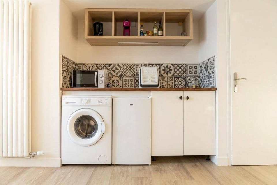 Doux Pavillon Epure - Terrace & Free Parking Apartment in Tassin-la-Demi-Lune
