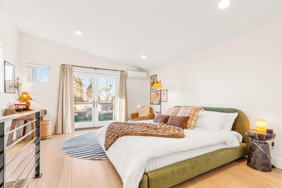Bed, Bedroom