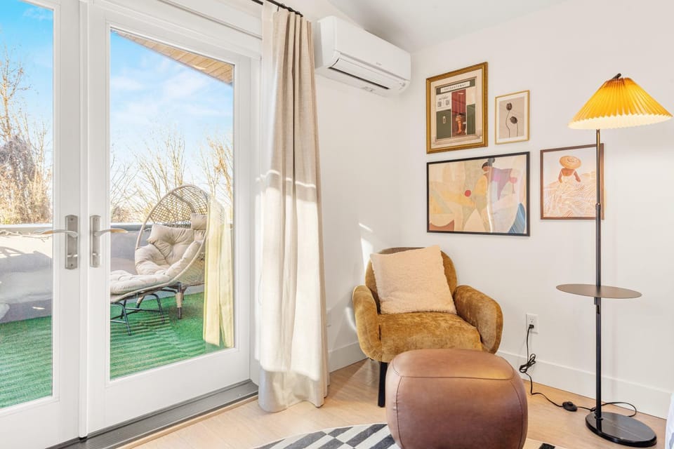 Seating area, Bedroom