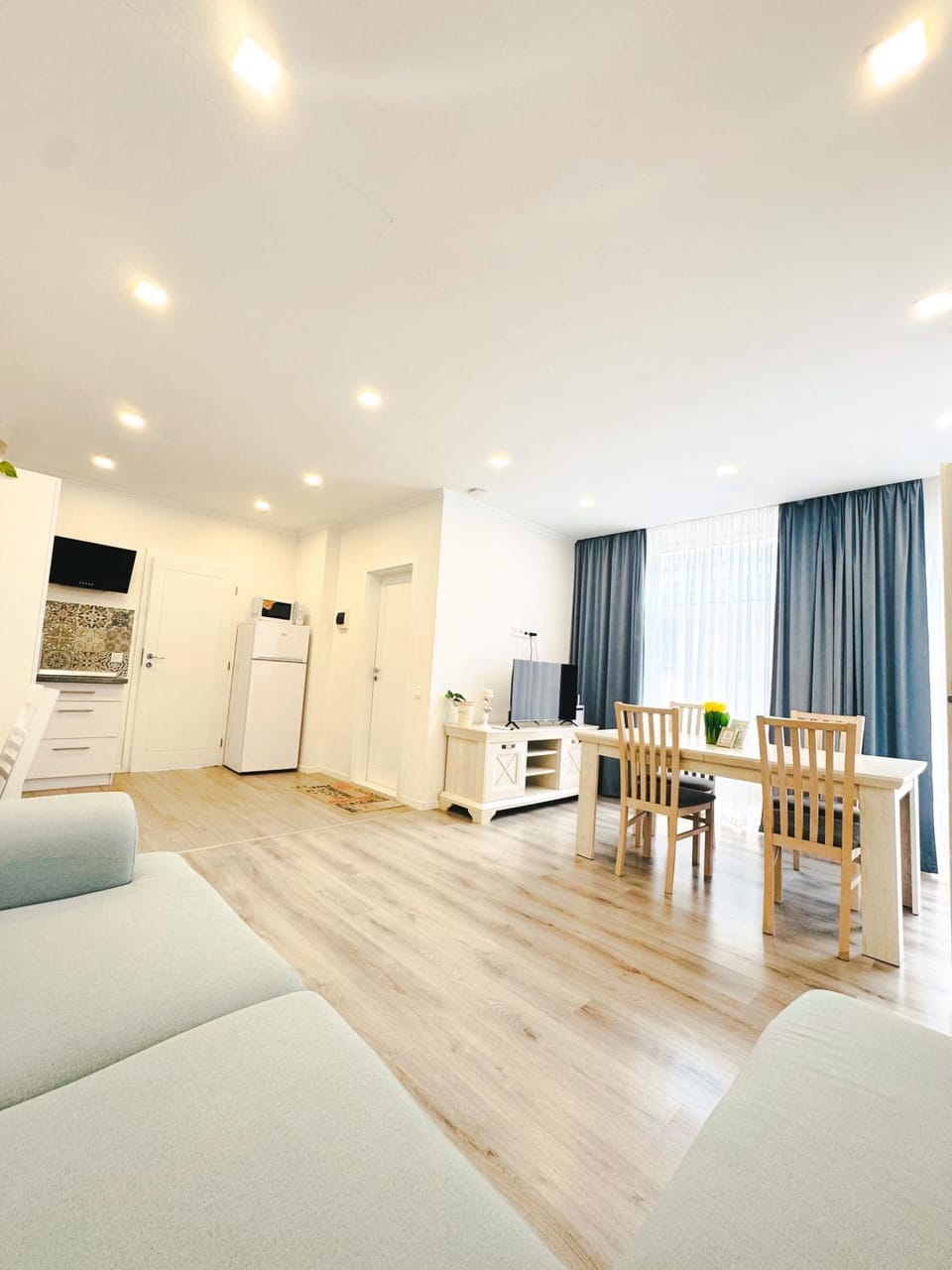 BRIGHT-2 Apartmán priamo v centre Michaloviec Apartment in Slovakia