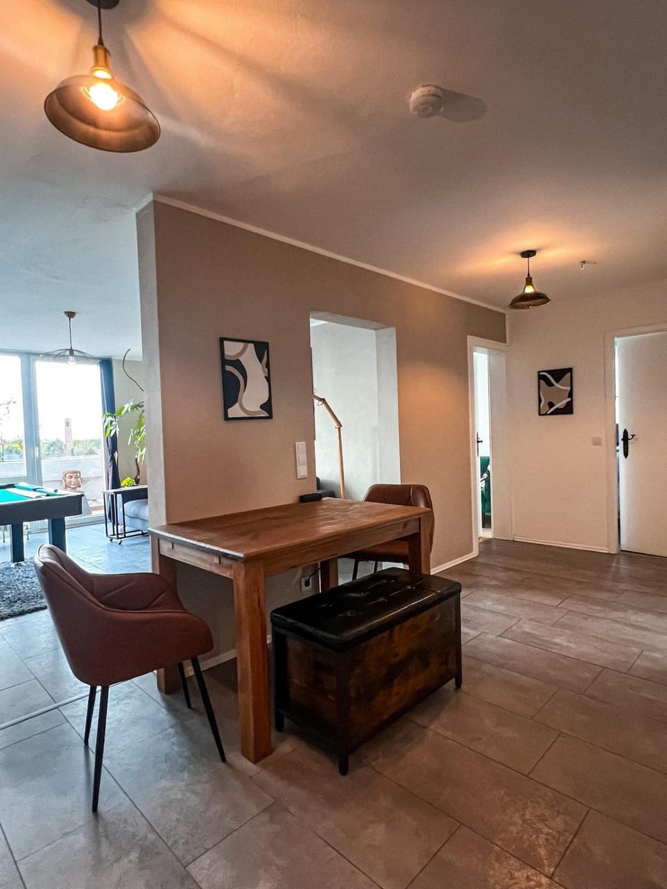 Seating area, Dining area