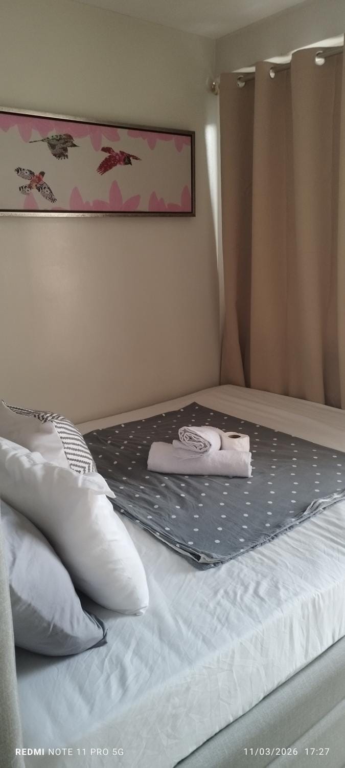 Staycation Shell Residence Bed and Breakfast in Pasay
