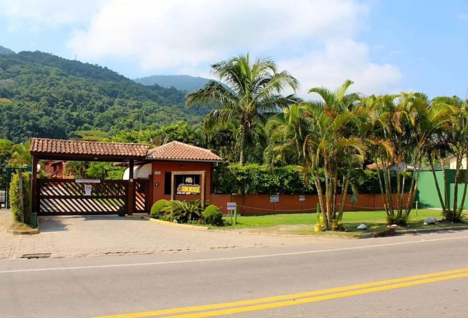 Flat Praia de Maresias - Exclusivo a 150m da praia - Cond Sun House Apartment in São Sebastião