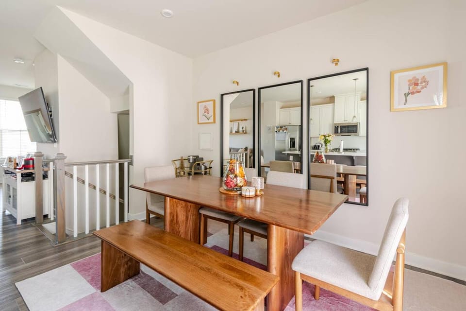 Private Room in Modern Townhome Vacation rental in Concord