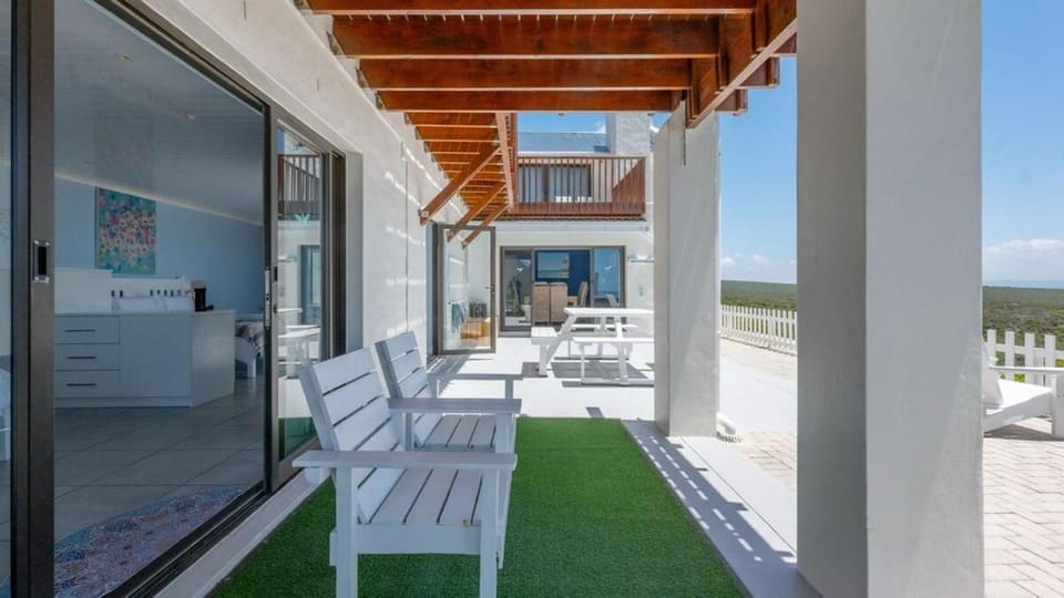 Tranquil Getaway in Private Nature Reserve House in Western Cape