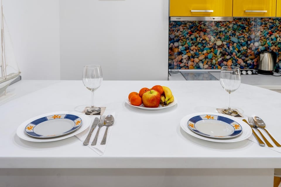 Sea Breeze - Top Location by Sea Garden Apartment in Burgas