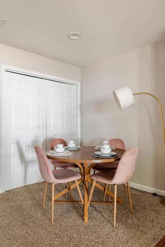 Seating area, Dining area