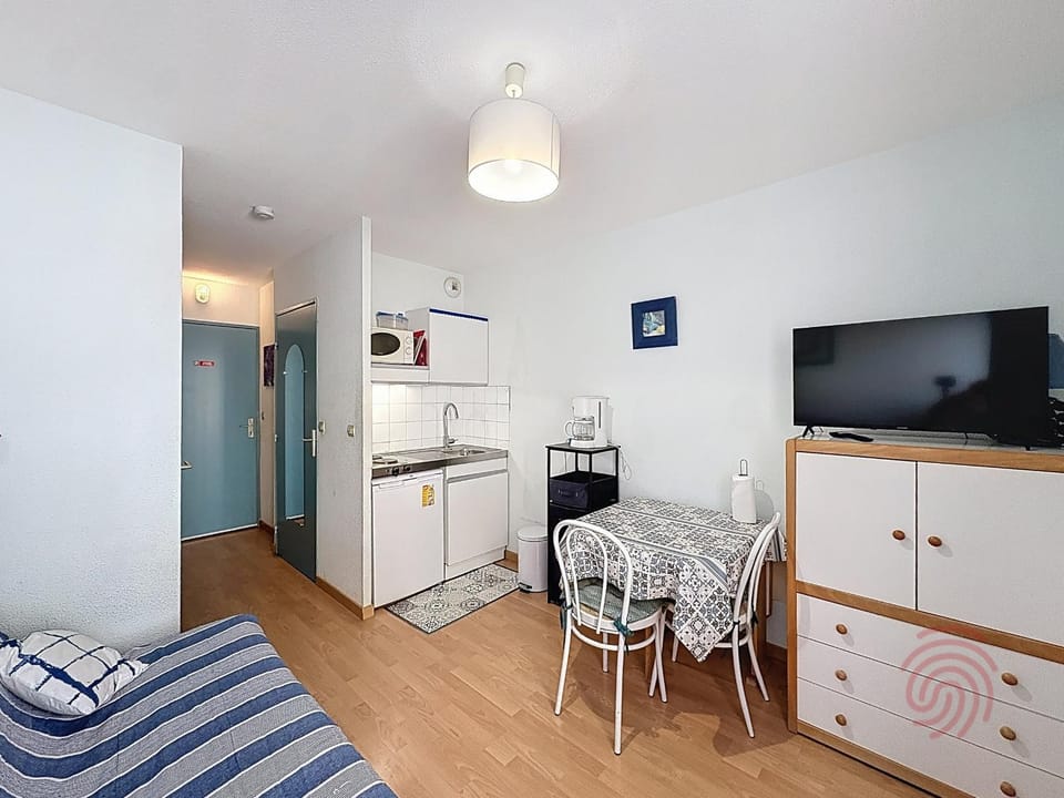 Studio avec animaux admis, balcon - 2 pers. - FR-1-451-228 Apartment in Occitanie