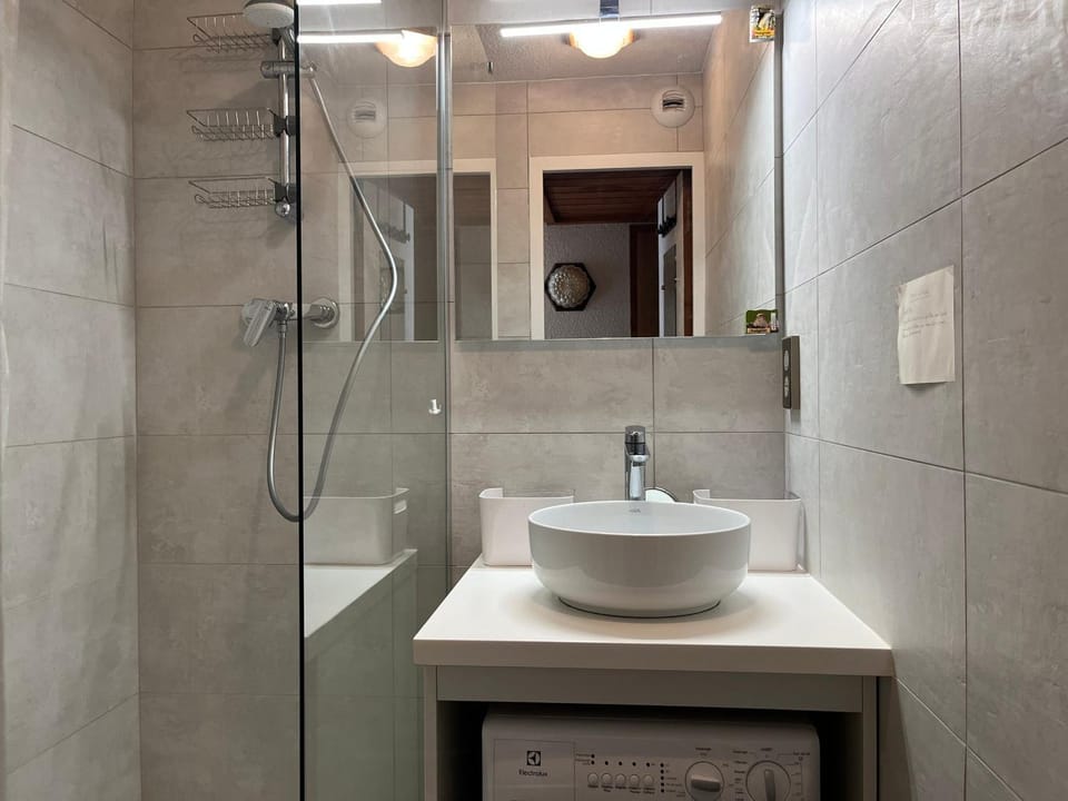 Appartement ensoleillé avec balcon - 4 pers. Apartment in Pralognan-la-Vanoise