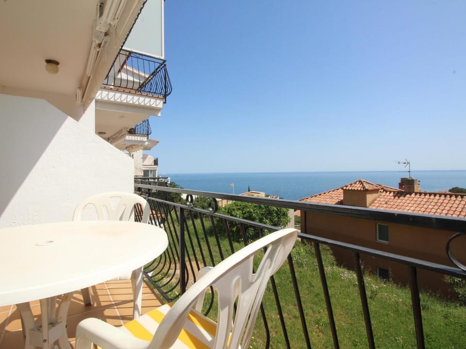 Apartamento reformado vista al mar - pers. - ES-228-214 Apartment in Alt Empordà