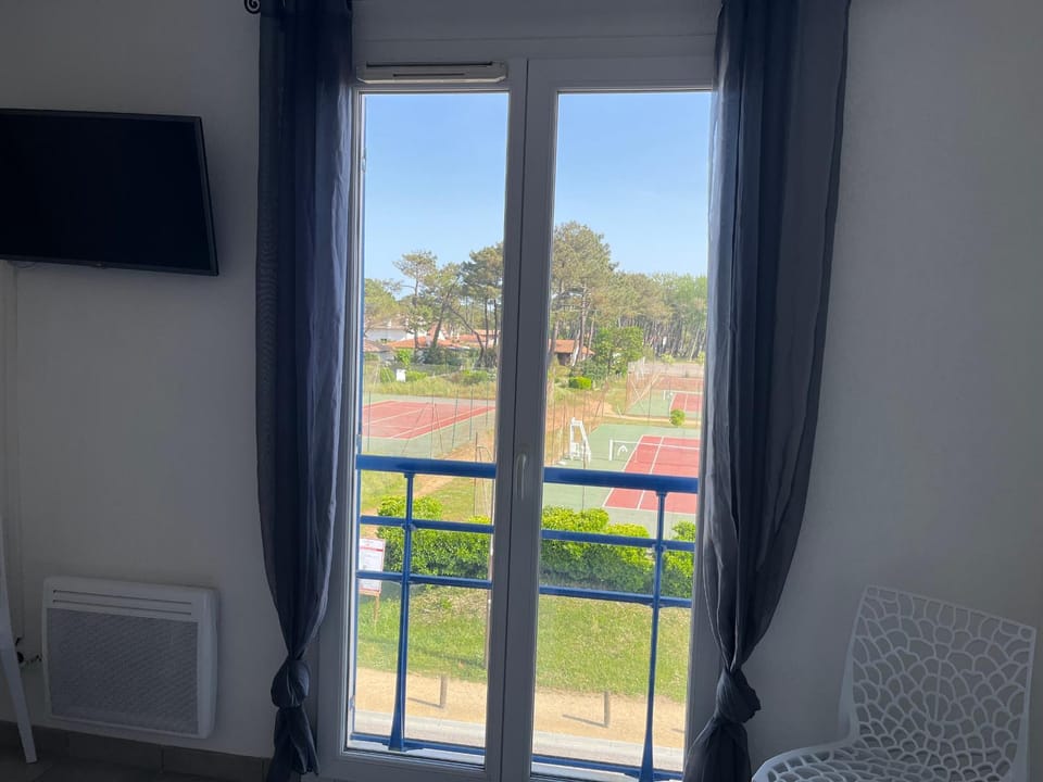 Appartement charmant avec balcon - 5 pers. - FR-1-239-1155 Apartment in Vieux-Boucau-les-Bains