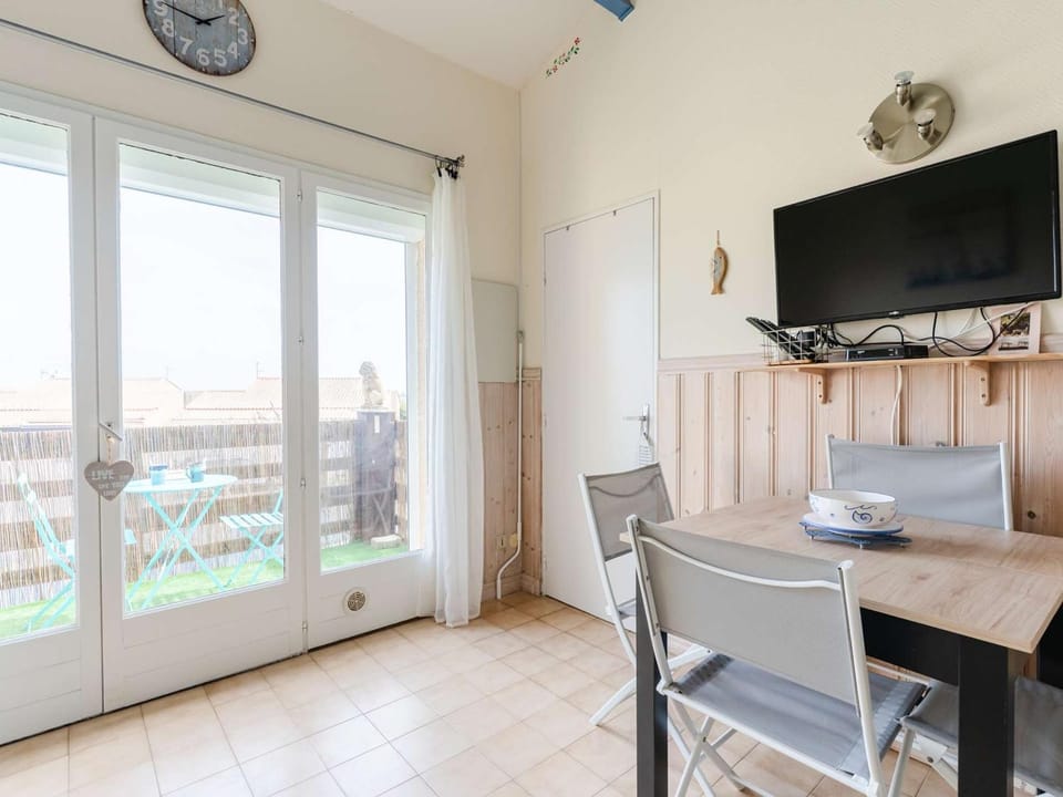 Appartement avec clim, proche lagune - FR-1-409-295 Apartment in Gruissan
