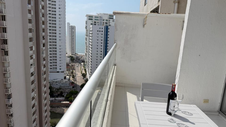 Vista mar, doble balcón, 6 Max, Cerca de todo Apartment in Cartagena