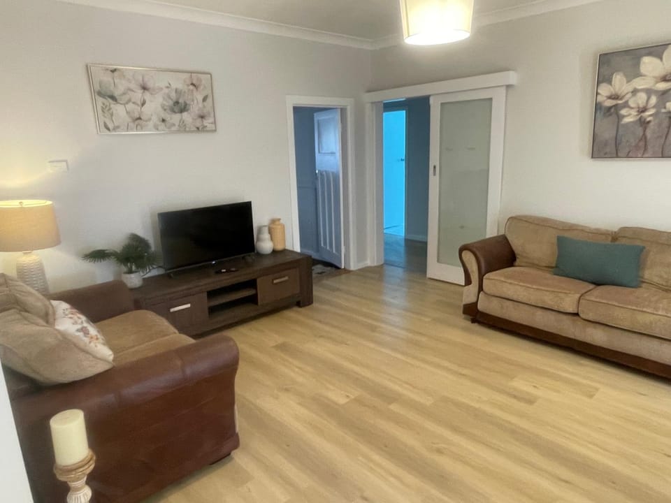 Easy Wagga Stopover, Spacious & Comfortable House in New South Wales