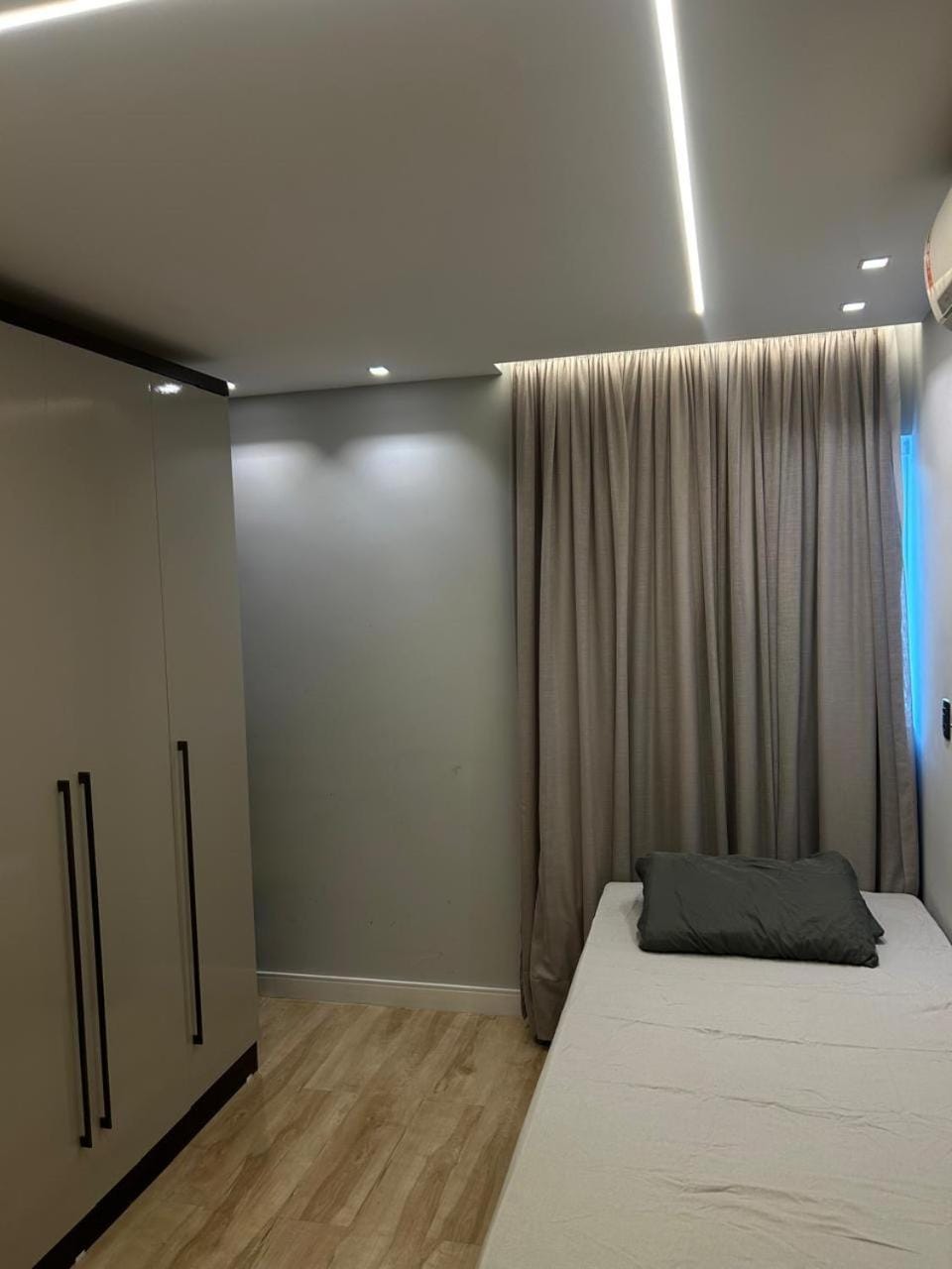 Bed, Photo of the whole room, Bedroom, wardrobe