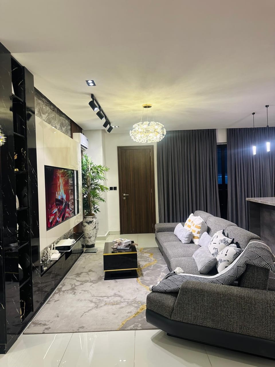 Luxury 2-bedroom Apartment lekki phase 1 House in Lagos, Nigeria