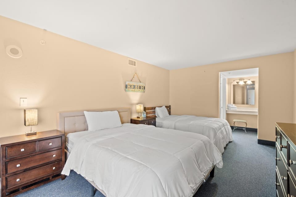 2 BR Oceanfront Condo in Baywatch with Fitness Center in NMB House in Atlantic Beach