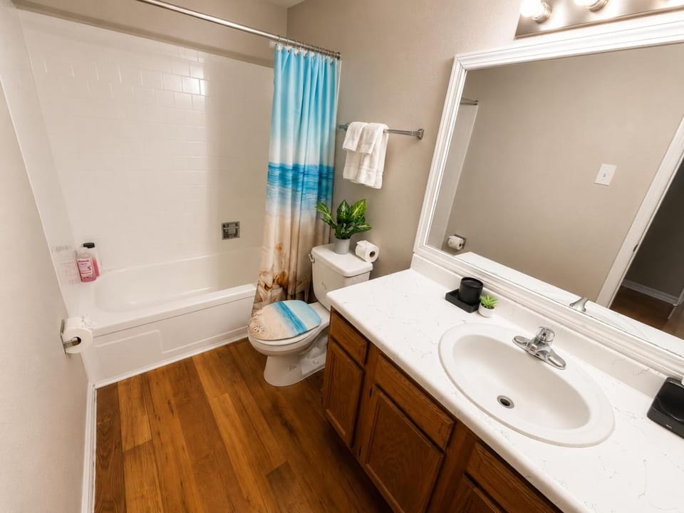Shower, Bathroom, Bath, towels
