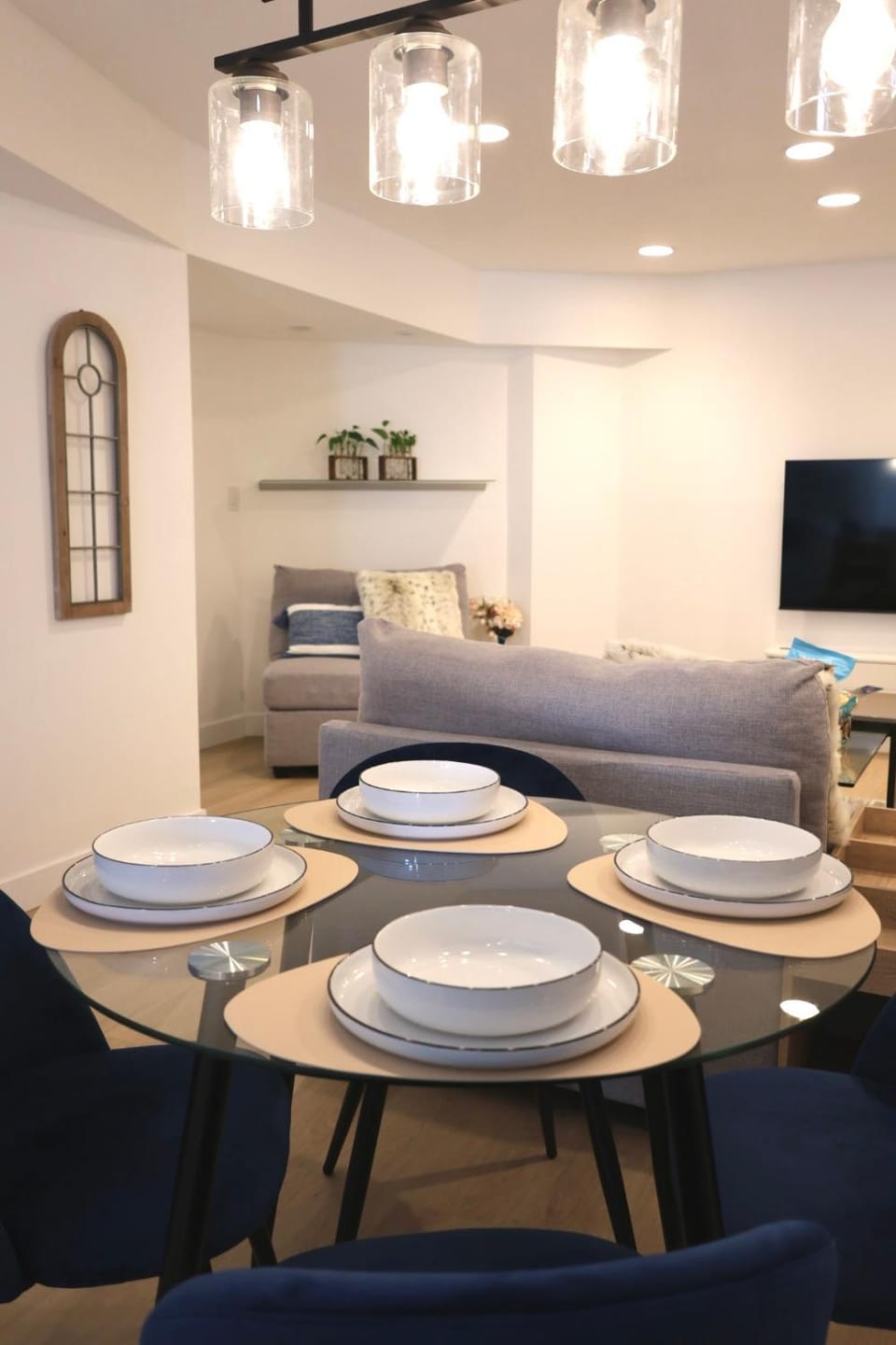 TV and multimedia, Living room, Seating area, Dining area