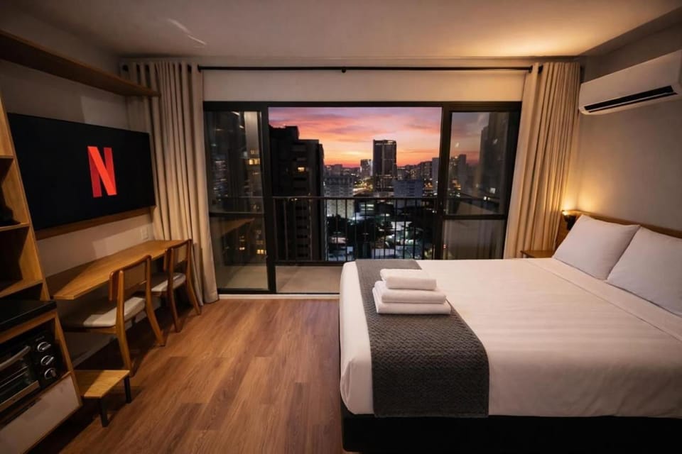 TV and multimedia, Photo of the whole room, Bedroom