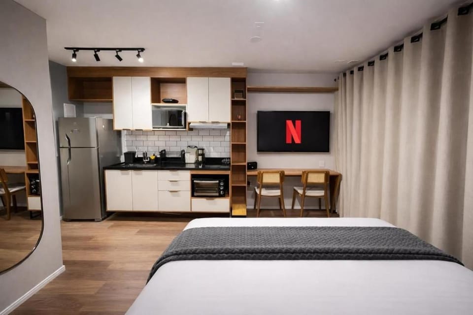 TV and multimedia, Photo of the whole room, Bedroom
