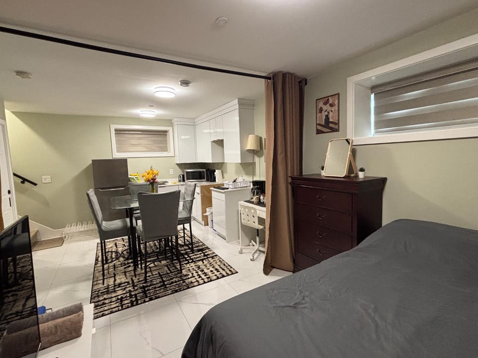 Seating area, kitchen, kitchen