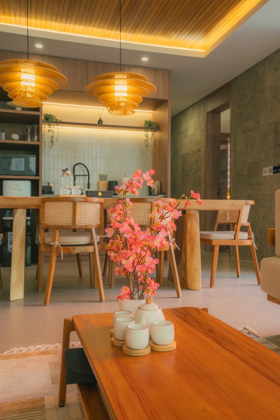 Kitchen or kitchenette, Living room, Seating area, Dining area