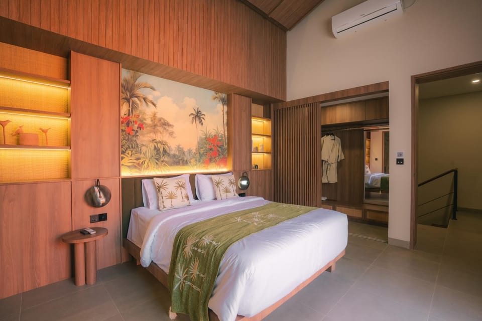 Bed, Photo of the whole room, Bedroom, air conditioner