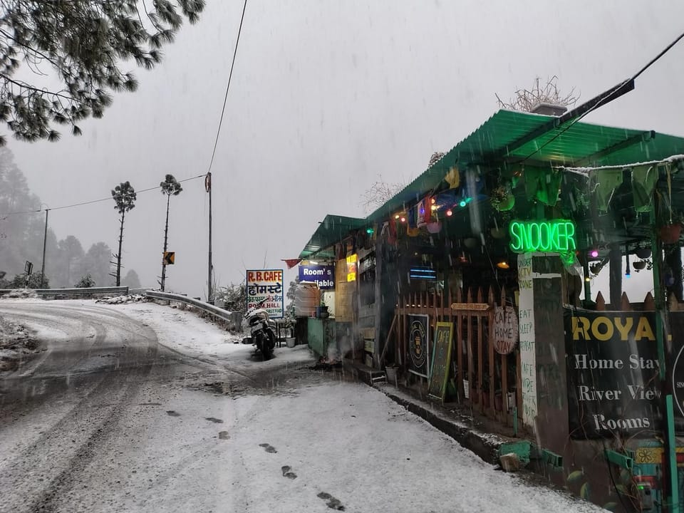 Royal bucks cafe homestay Vacation rental in Uttarakhand