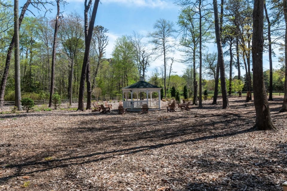Pool • Fire Pit • Amenities • Sleeps 8 Apartment in Middle Township