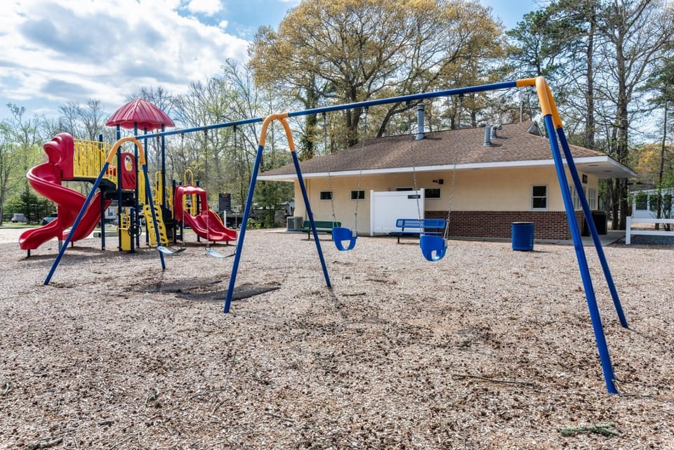 Near Beach • Pool + Amenities • Sleeps 8 Apartment in Middle Township