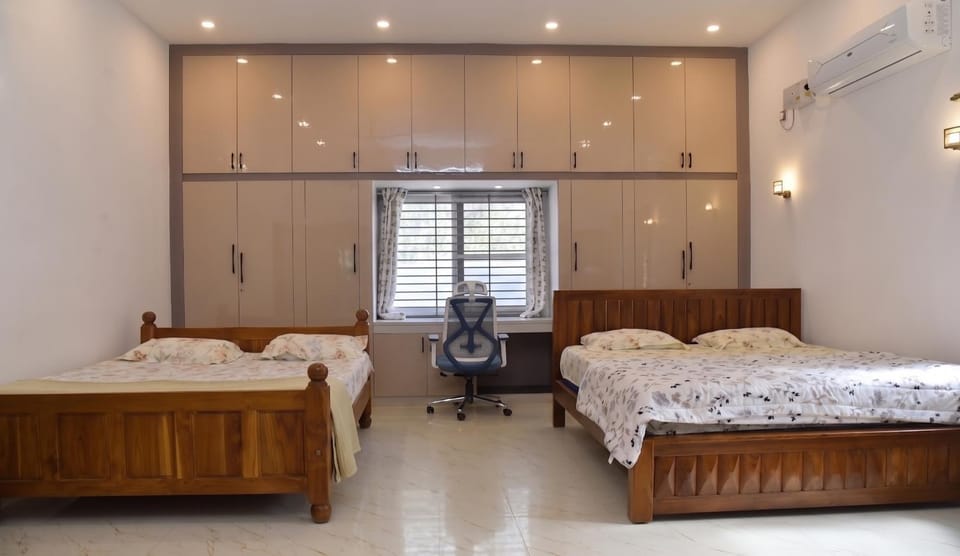 Bed, Bedroom, wardrobe, air conditioner
