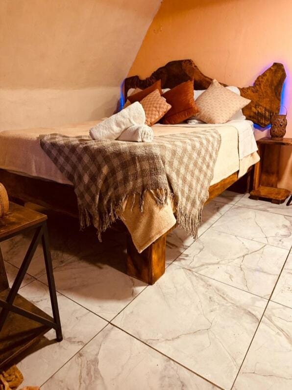 Cabaña Uppsala Casa ecológica con jacuzzi Apartment in Alajuela Province