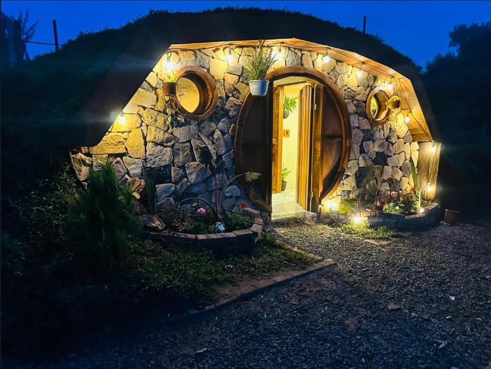 Cabaña Uppsala Casa ecológica con jacuzzi Apartment in Alajuela Province