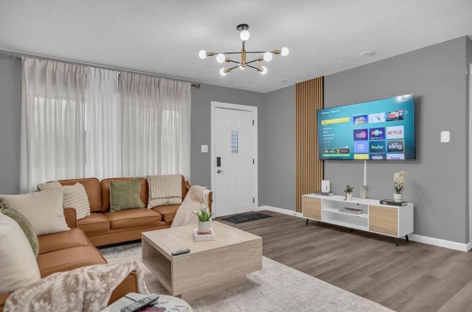 Modern 3BR Home Quiet Area Family Friendly Apartment in Decatur