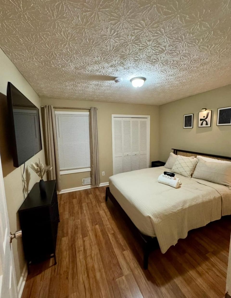 Cinèluxe Retreat Villa in Kennesaw