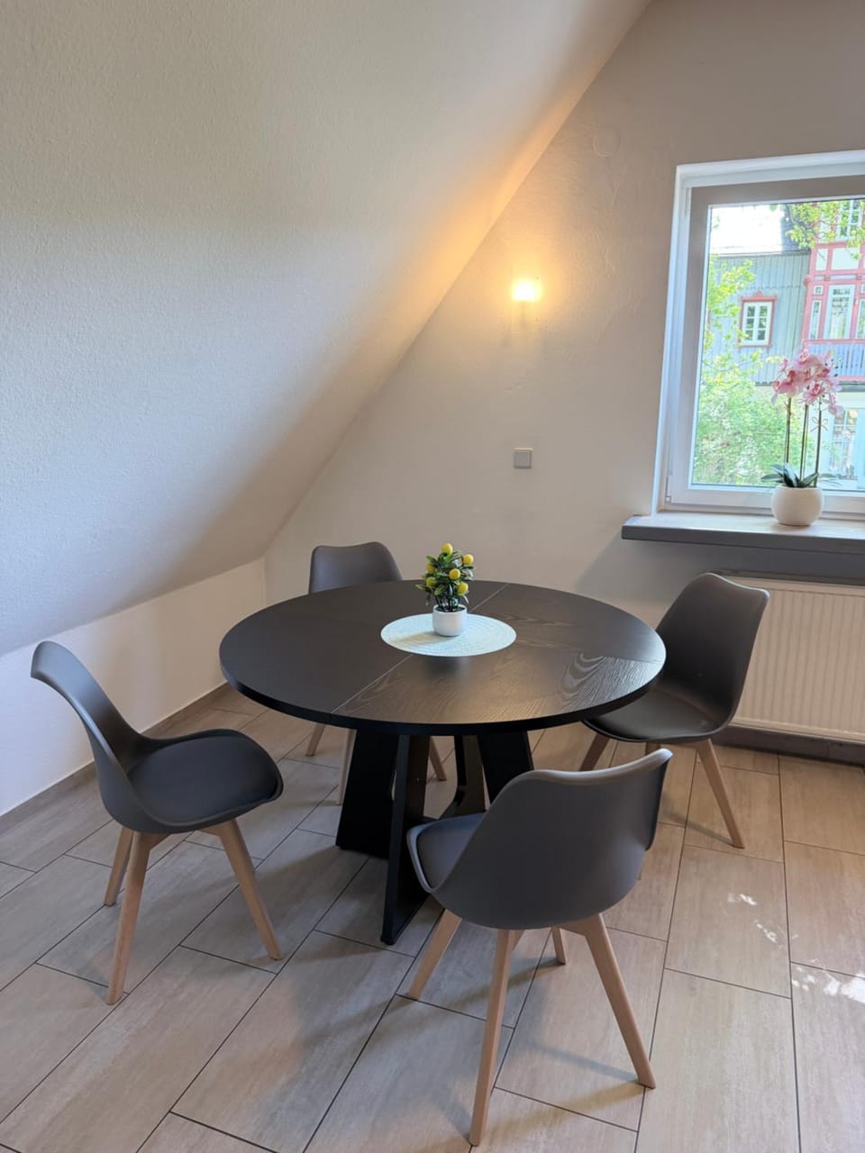 Dining area, kitchen